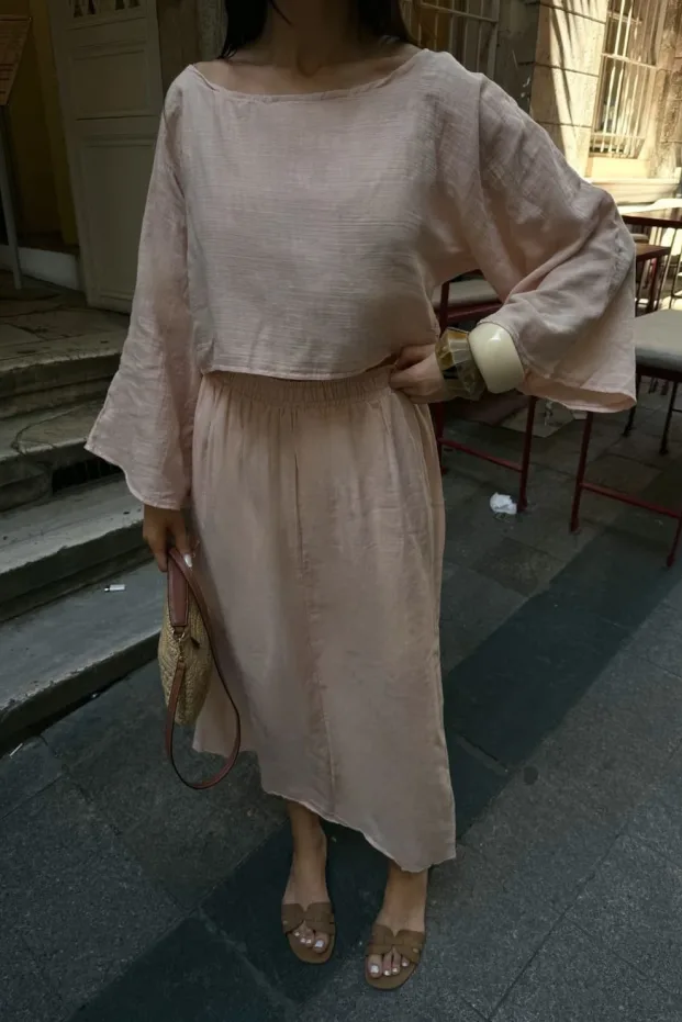 Béžová muslinová souprava halenka a sukně 3