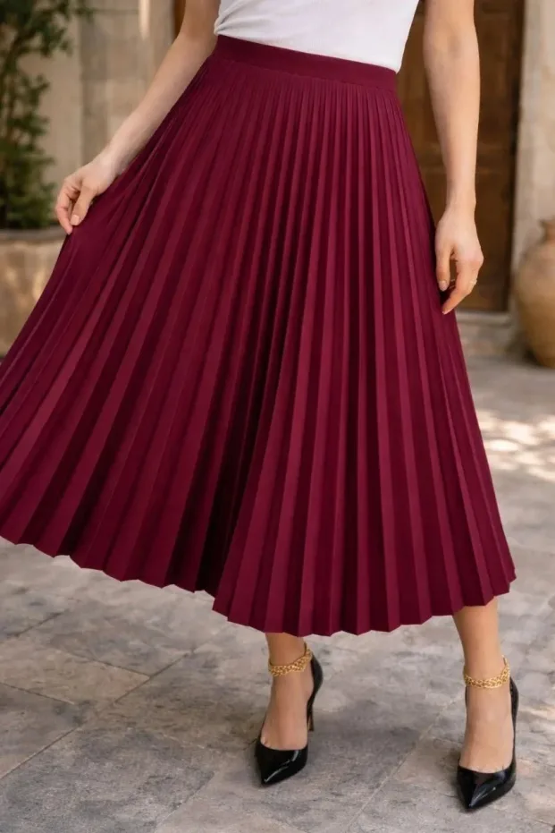 Ženska bordo satenska plisirana midi suknja, elegantna i sofisticirana 3