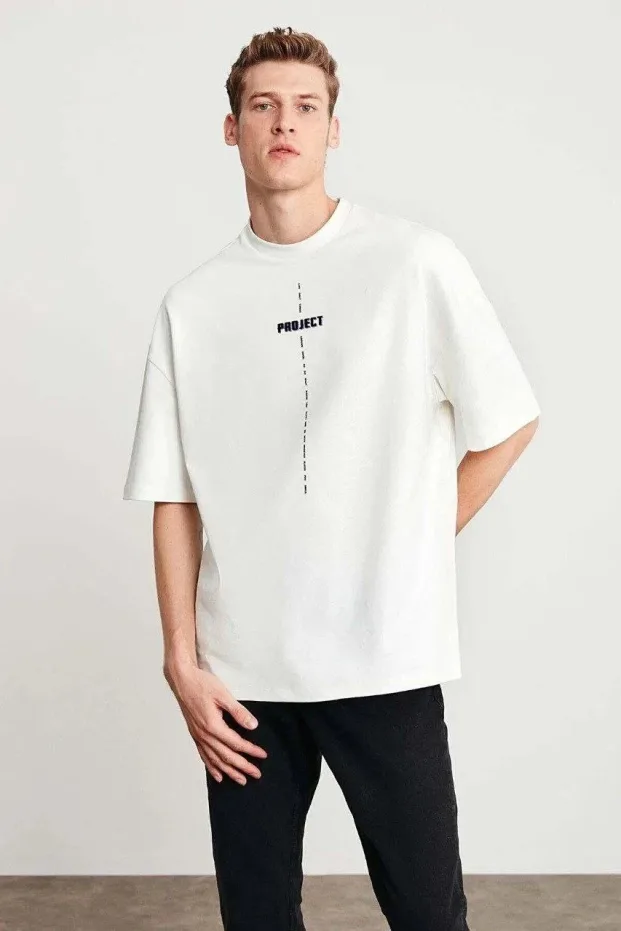 Men's White Regular Fit Crew Neck Printed T-Shirt 1