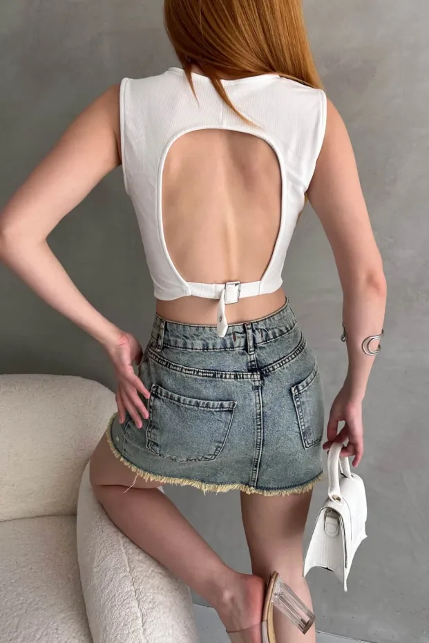 Bluza Crop Corset cu Curea pe Spate Albă 4
