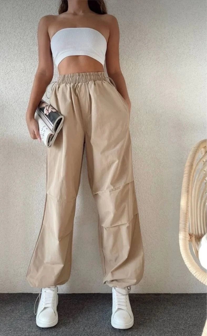 Kadın Bej Cepli Paraşüt Kumaş Bol Eşofman Pantolon