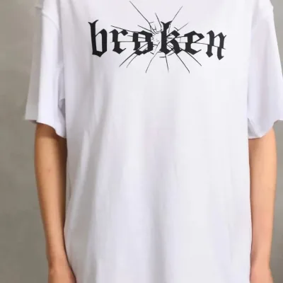 Bluzë e bardhë për femra, oversize, me jakë biçiklete, të printuar 3