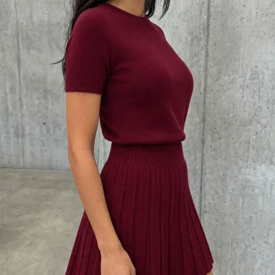 Ženski bordo kratki rukav triko bluza s mini suknjom u kompletu 3