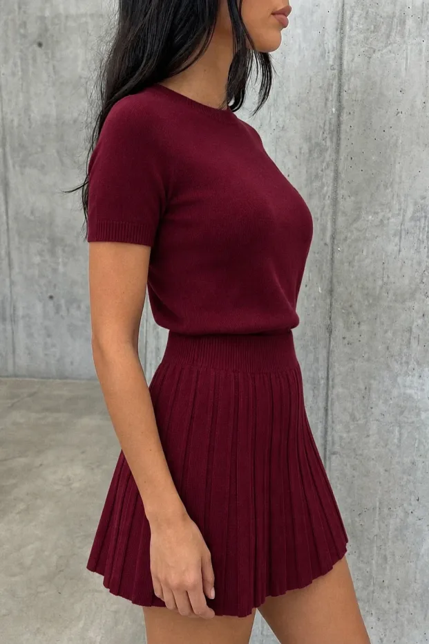 Ženski bordo kratki rukav triko bluza s mini suknjom u kompletu 3