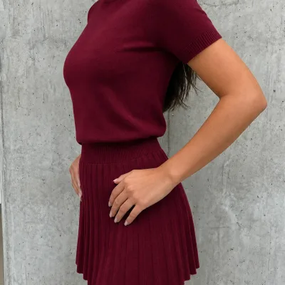 Ženski bordo kratki rukav triko bluza s mini suknjom u kompletu 2