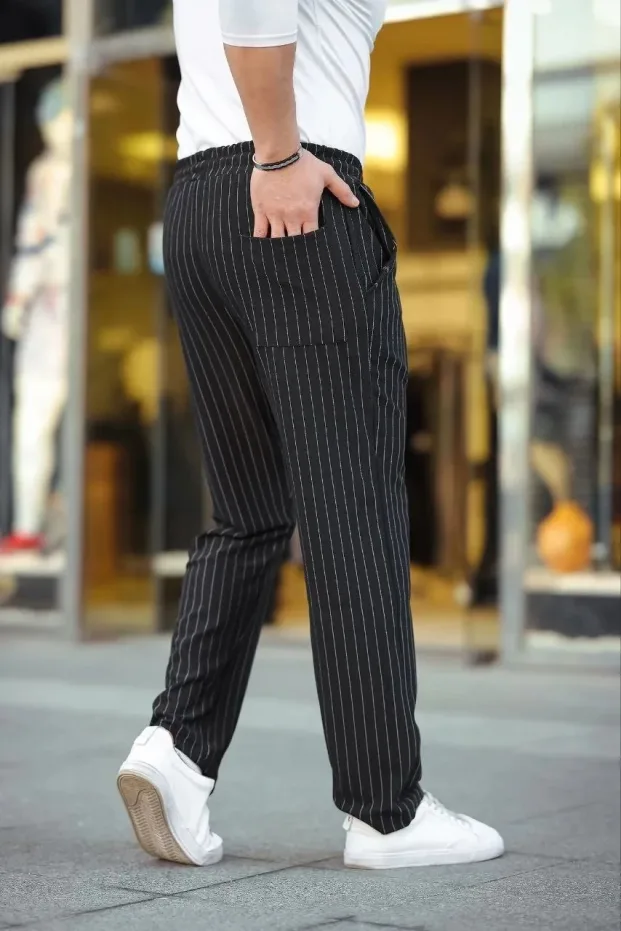 Muške crne prugaste jogger pantalone od krep tkanine 2