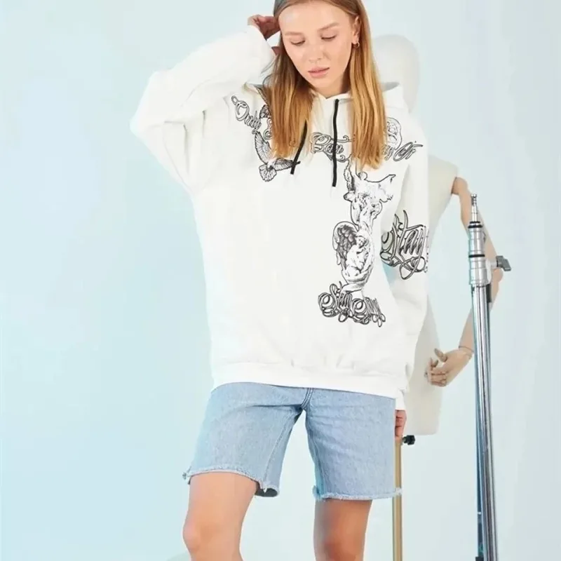 Jin Reş Oversize Kapşonlu Çapkirî 3 Têl Pembû Sweatshirt