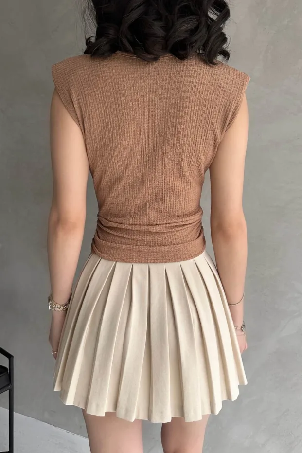 Bluza Bürümcük a Milê Bi Pêçek û Kemberê Bej 4
