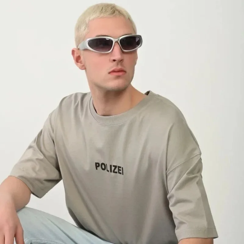 Pánske sivé oversize tričko s kruhovým výstrihom a potlačou
