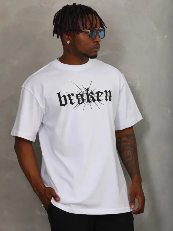 Машки бел regular fit бициклет јака печатен маица 1