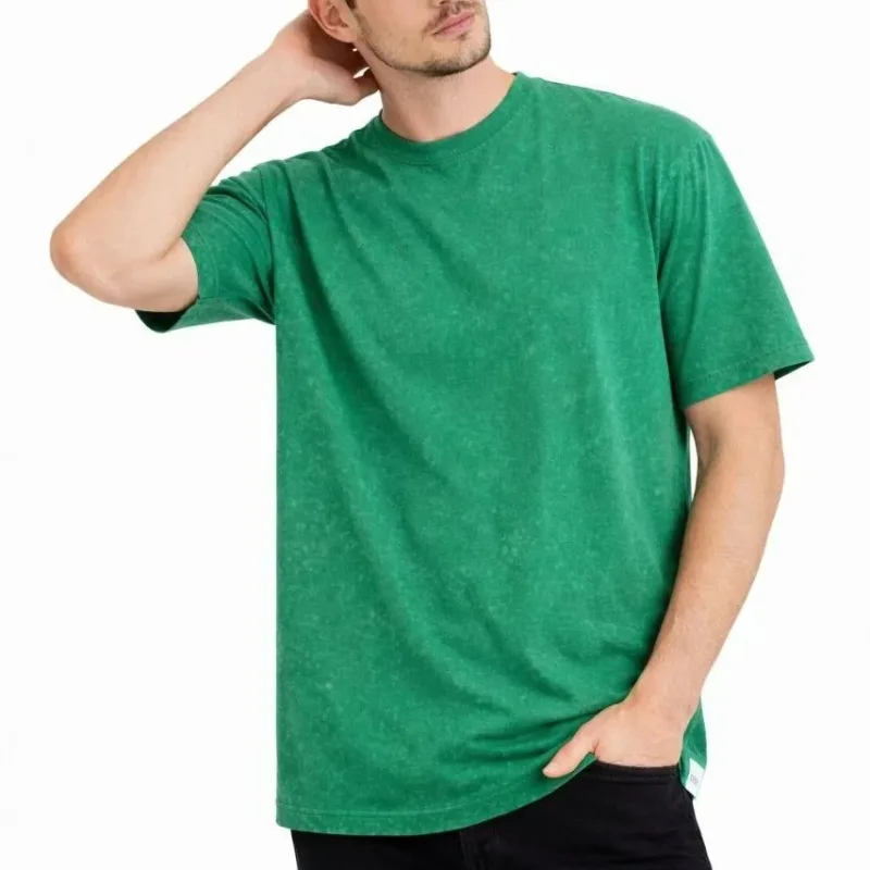 T-Shirta Mêran a Kesk a Oversize ya Bi Şuştina Asîd û Stûyê Bisîkletê û Huçikên Kîndir