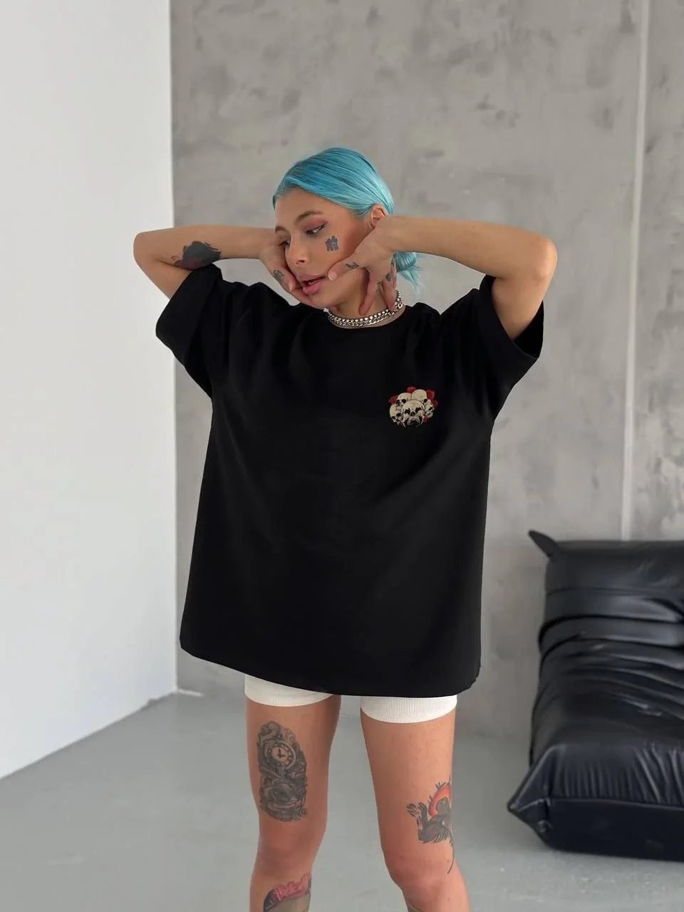 Kadın Siyah Oversize Bisiklet Yaka Baskılı Tişört