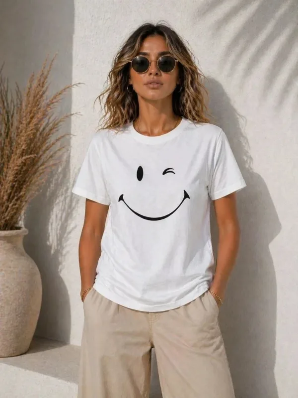 Γυναικείο Λευκό Oversize Χαμογελαστό Πρόσωπο Τυπωμένο Κοντό Μανίκι Μπλουζάκι 2