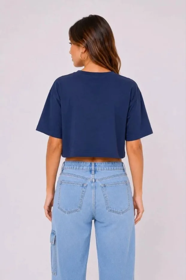 Kadın Lacivert Oversize Kedi Baskılı Yırtmaçlı Crop Tişört 4
