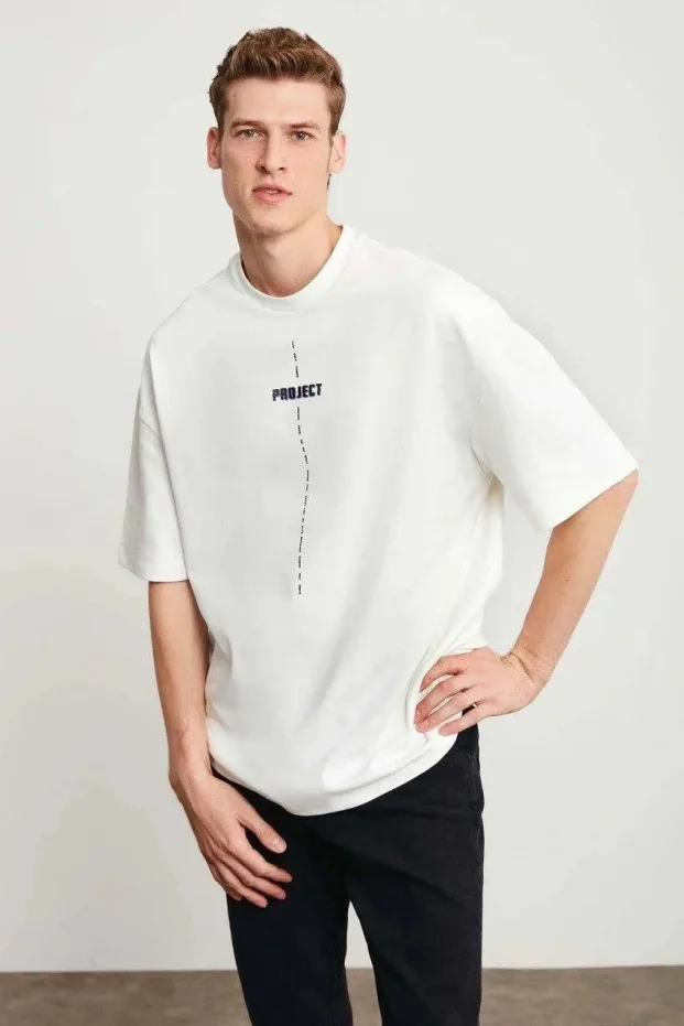 Men's White Regular Fit Crew Neck Printed T-Shirt 3