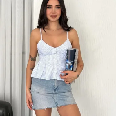 نساء أزرق فاتح بحمالات تفاصيل خط عنق عميق كروب 5