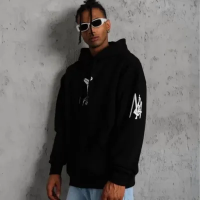Машки црн Oversize 3-нишки памучен кенгур џеб качулка со принт Sweatshirt 3