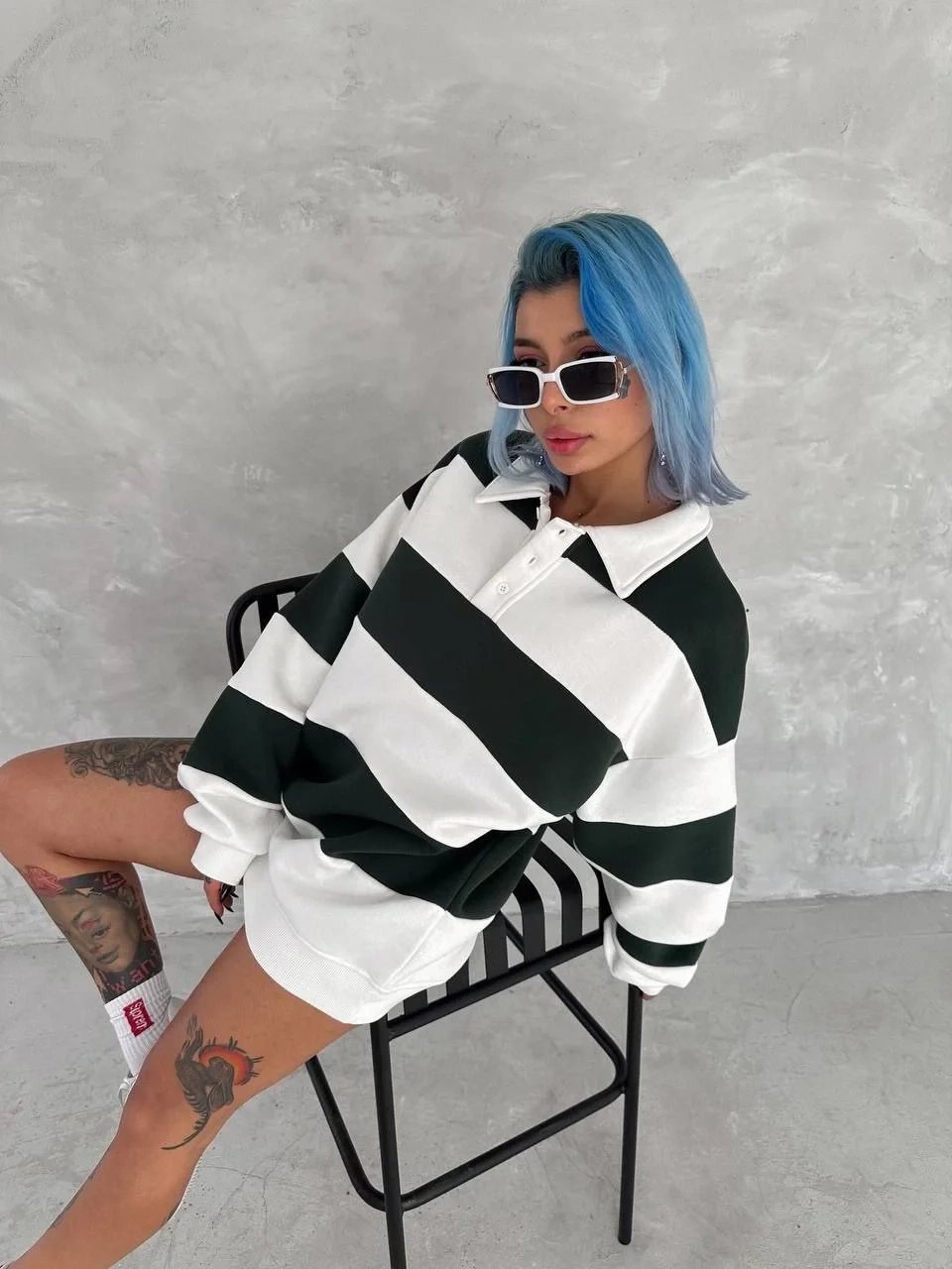 Gratë e Gjelbërta 3 Fije Pambuku me Jakë të Copëzuar Sweatshirt 1