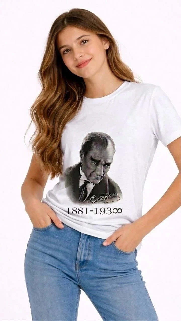 Девојче бела бициклистичка јака со печатење на Ататурк