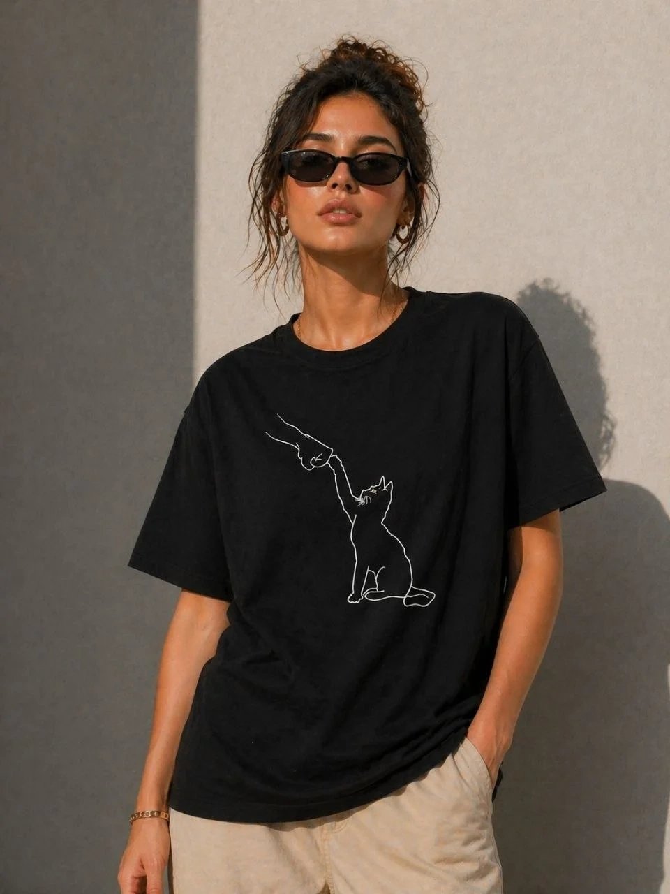 Kadın Siyah Minimal Kedi Çizim Baskılı Kısa Kol Tişört