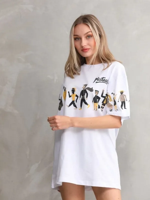 Női Fehér Oversize Kerékpárnyakú Mintás Póló 5