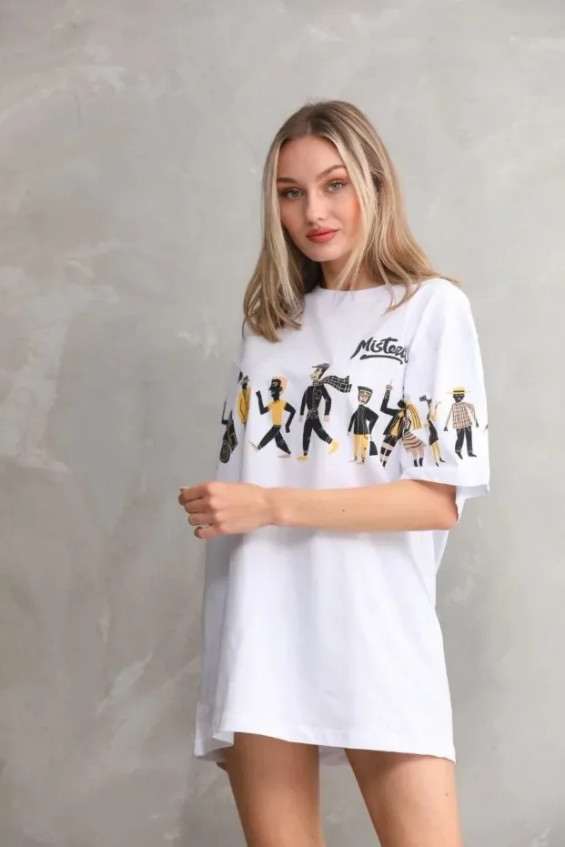 Dámské bílé oversized tričko s kulatým výstřihem a potiskem 5
