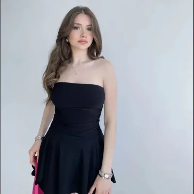 Femeie Rochie Neagră cu Volane, Straplez, Mini, Tip Fustă cu Șort 3