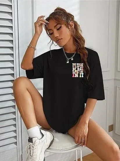 تيشيرت نسائي أسود أوفر سايز بياقة دراجة مطبوع 1