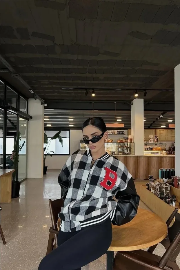 Kadın Siyah Oversize Pötikare Nakışlı Kolej Ceket 3