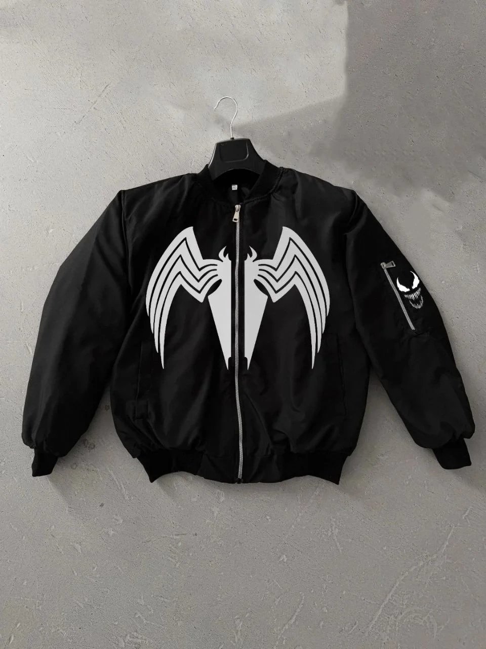 Dámská černá prošívaná bomber bunda, s kapsami, se zipem, s logem pavouka 2