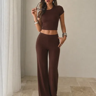Ženski smeđi modal mekana tkanina kratki rukav crop španjolske nogavice hlače set 1