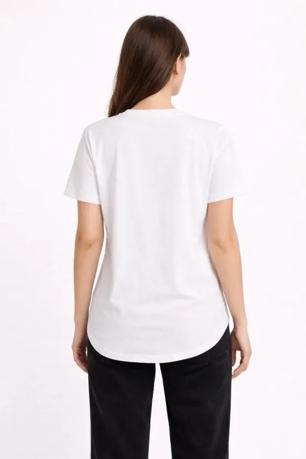 Kadın Beyaz Oversize Bisiklet Yaka Oval Kesim Basic Tişört 2