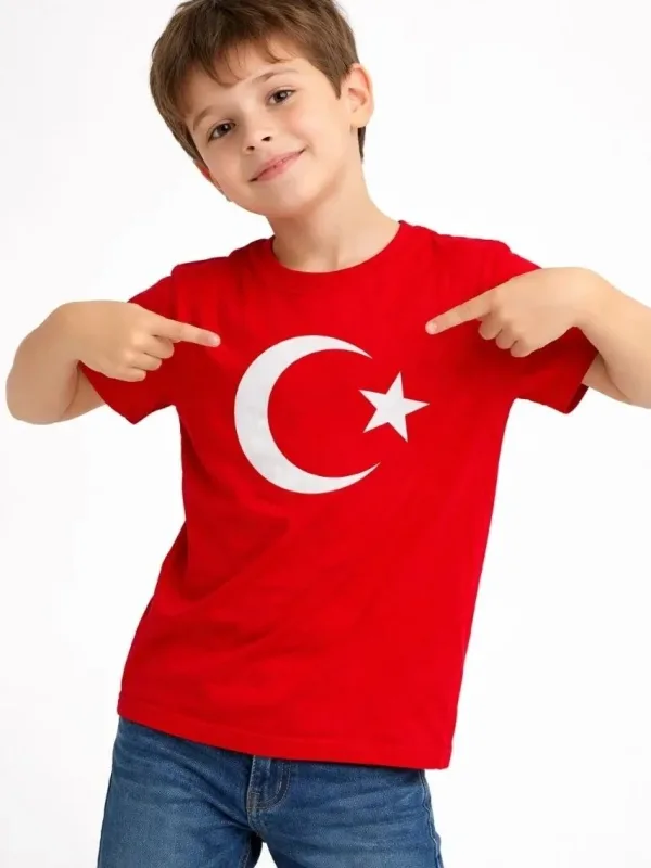 Çocuk Kırmızı Bisiklet Yaka Ay Yıldız Baskılı Tişört