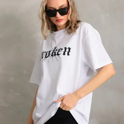 Bluzë e bardhë për femra, oversize, me jakë biçiklete, të printuar 7