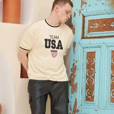 Pánske béžové oversize tričko s kruhovým výstrihom a výšivkou 3