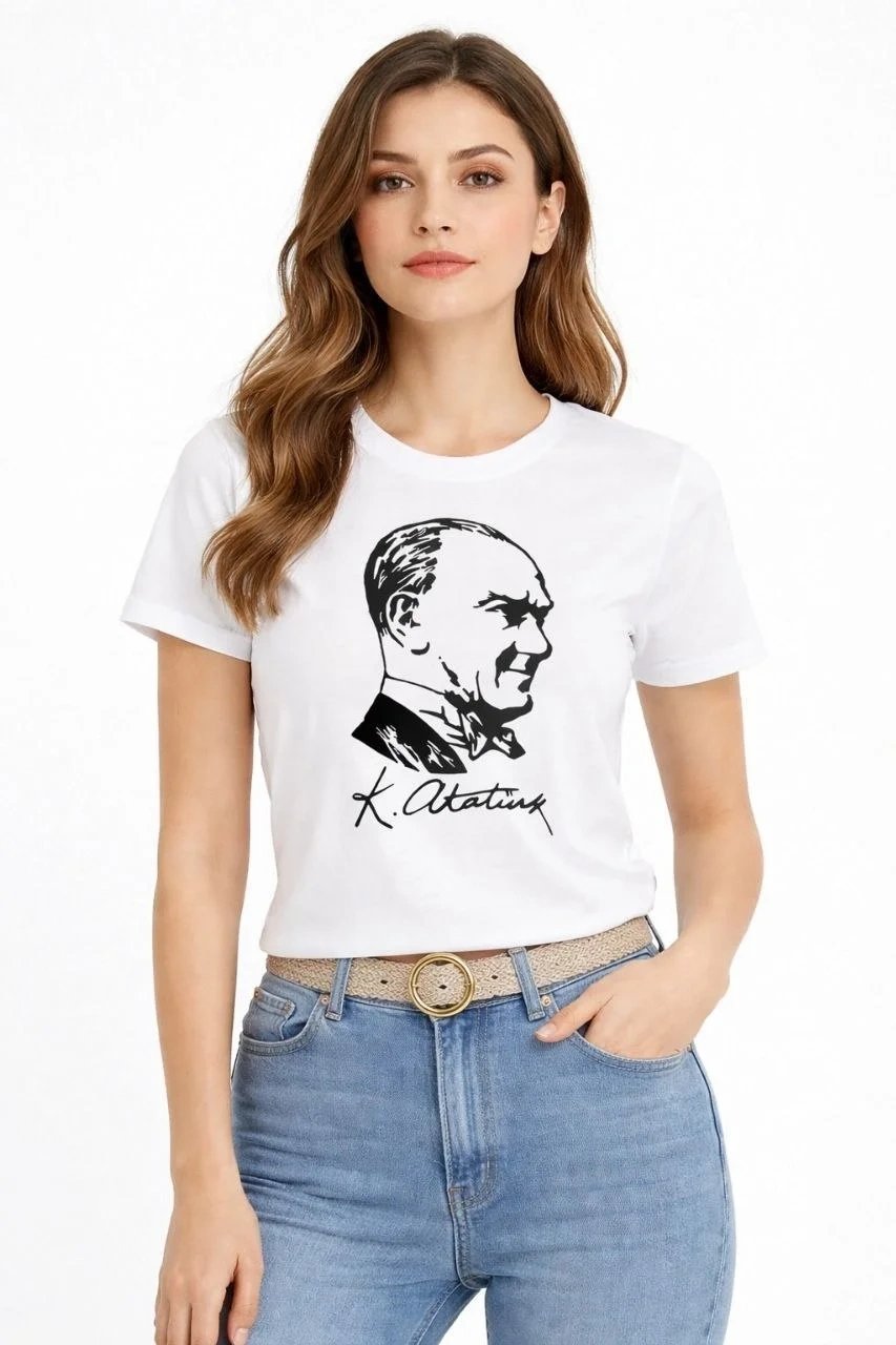Kadın Beyaz Bisiklet Yaka Atatürk Baskılı Tişört