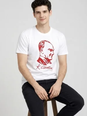 Erkek Beyaz Bisiklet Yaka Atatürk Baskılı Tişört