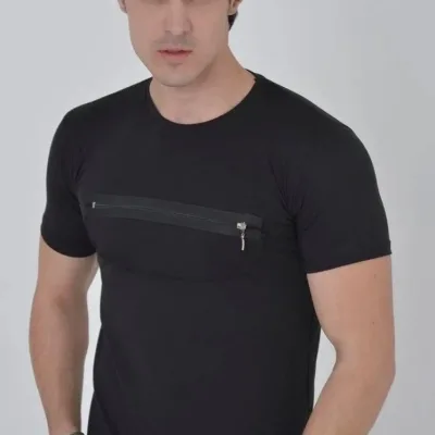 მამაკაცის შავი Slim Fit ველოსიპედის საყელოიანი მკერდზე ელვაშესაკრავიანი მაისური 1