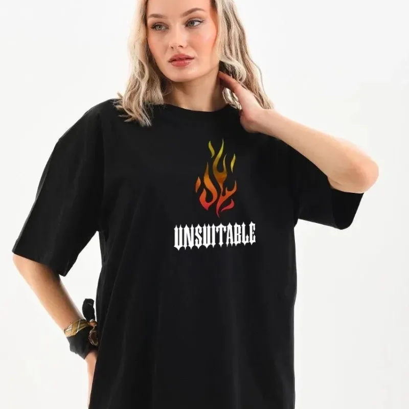 Ženska crna oversize biciklistička kragna s printom majica