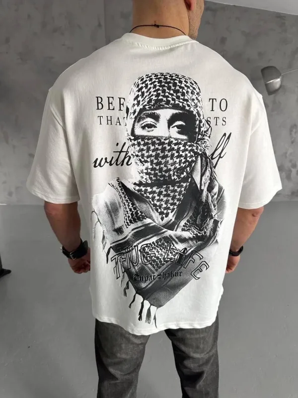 تيشيرت رجالي بقبة دراجة مطبوع بكوفية فلسطين باللون الأبيض 1