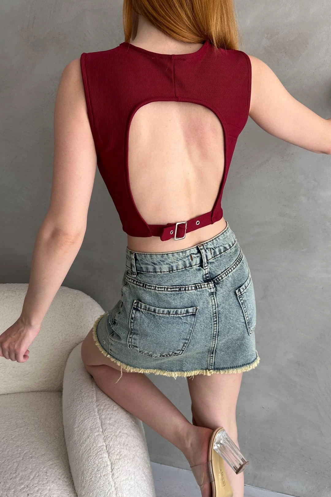 Bordo crop bluza s kaišem na leđima i korzet stilom