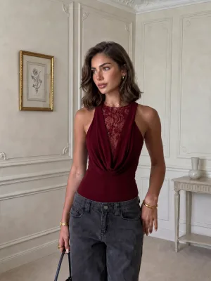 Kadın Bordo Dantel Detaylı Derin Dekolte Kolsuz Body