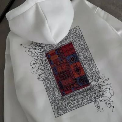 Mêr Spî 3 Têl Pembeyî Çapkirî Kapûşonî Kangurû Cêbî Sweatshirt 6