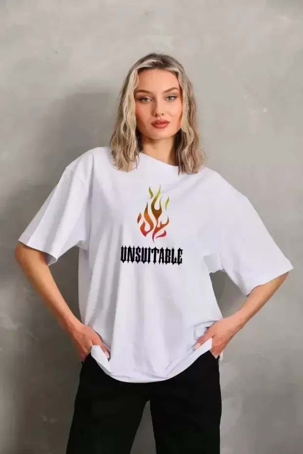 Kadın Beyaz Oversize Bisiklet Yaka Baskılı Pamuklu Tişört 1