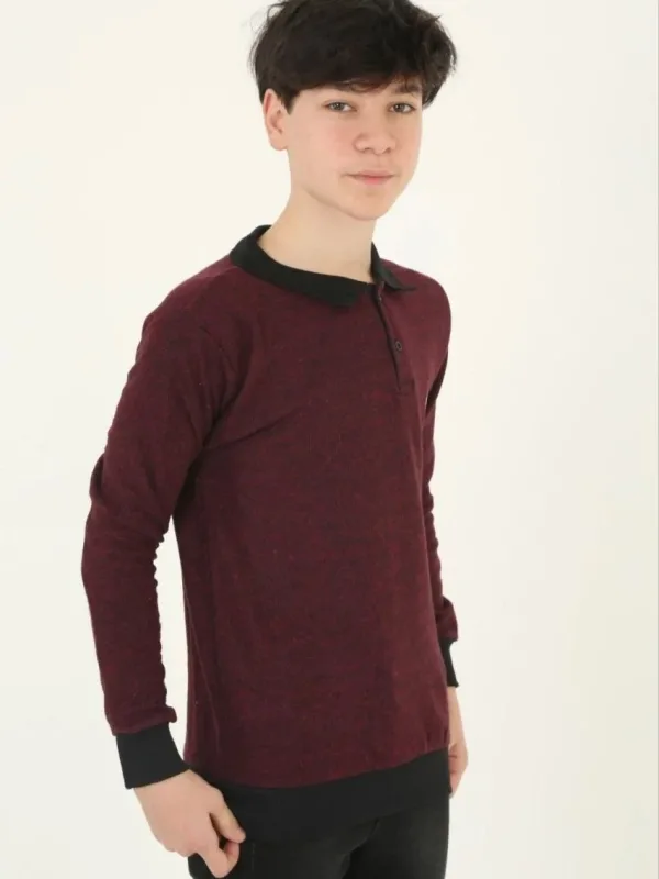 Dětský červený silný svetr s výstřihem a výšivkou 3