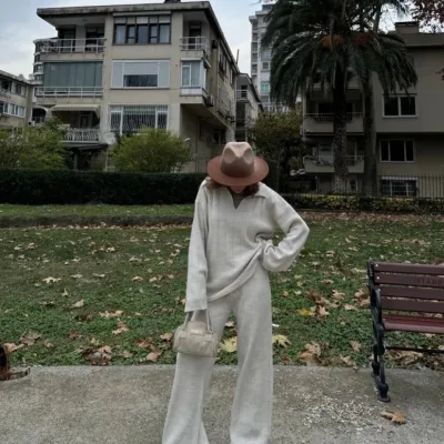 Femeie Albă Dungi Detalii Guler Tricou Costum Trening 2