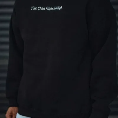 Sweatshirtê Mêran ê Reş ê 3 Têlî Pembû Bi Stûyê Bisîkletê û Çapkirî 1