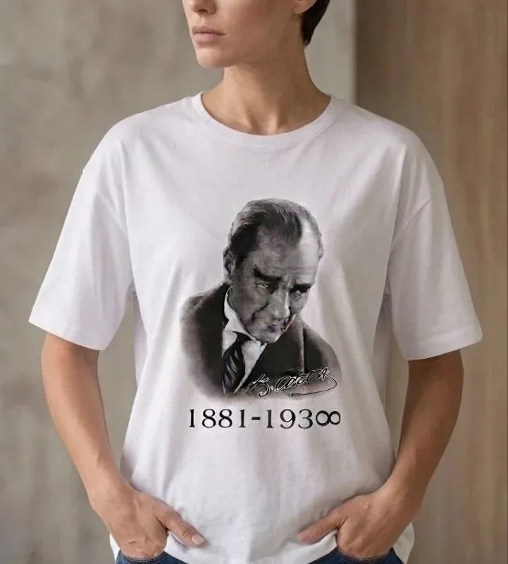 Női Fehér Kerékpár Nyakú Atatürk Nyomtatott Póló