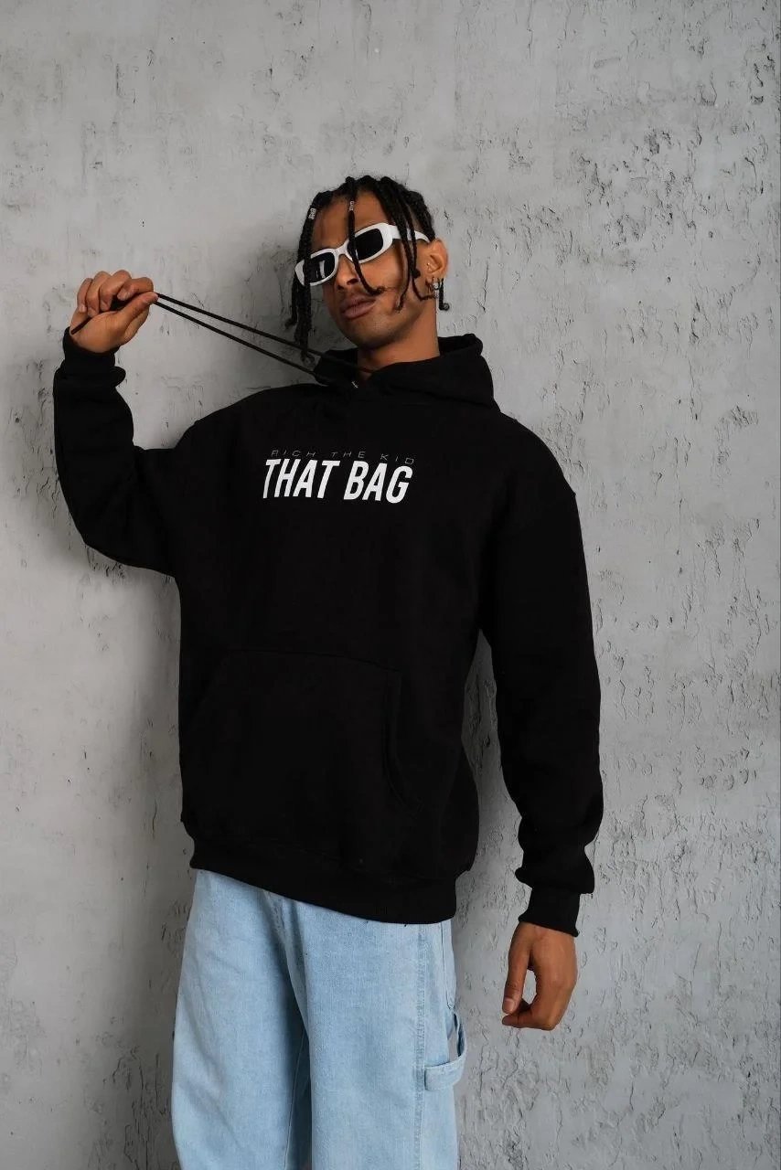 Sweatshirtê Mêran ê Reş ê Oversize 3 Têlî Pembû Bi Qapûşon û Çapkirî û Bêrîk