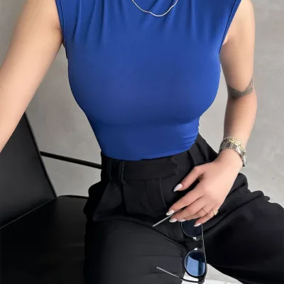 Bluză Buzzy Saks cu Decolteu pe Spate 1